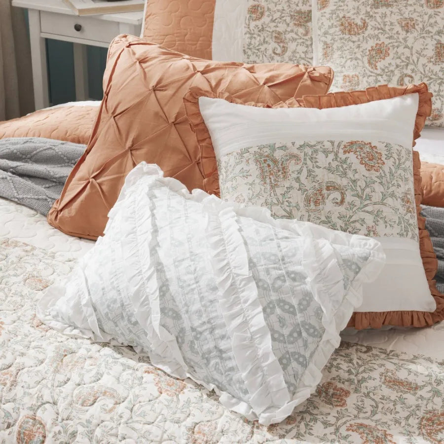 6 Piece Cn Percale Quilt Set with Throw Pillows