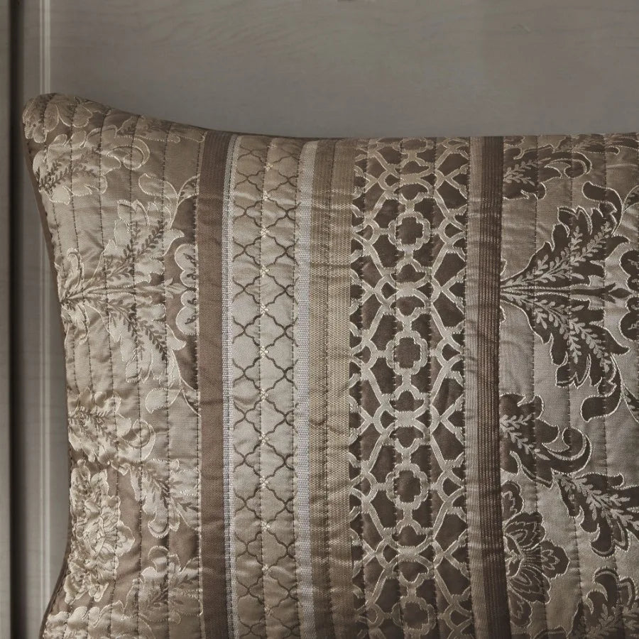 6 Piece Jacquard Quilt Set with Throw Pillows