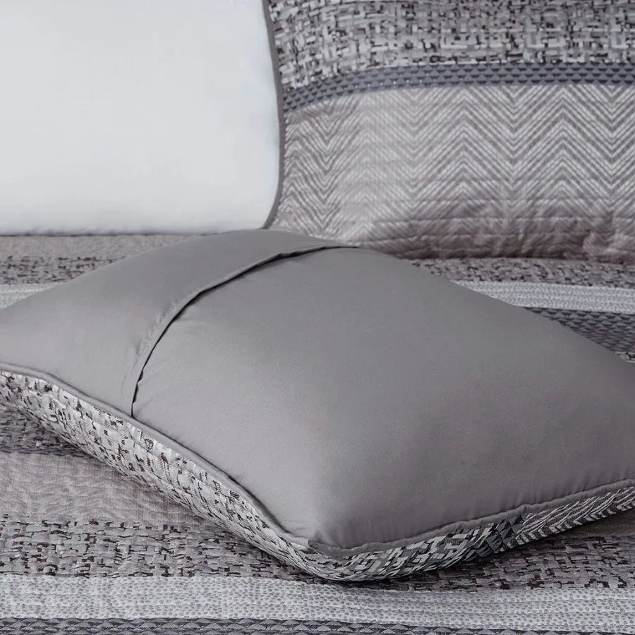 6 Piece Reversible Quilt Set with Throw Pillows Cal King