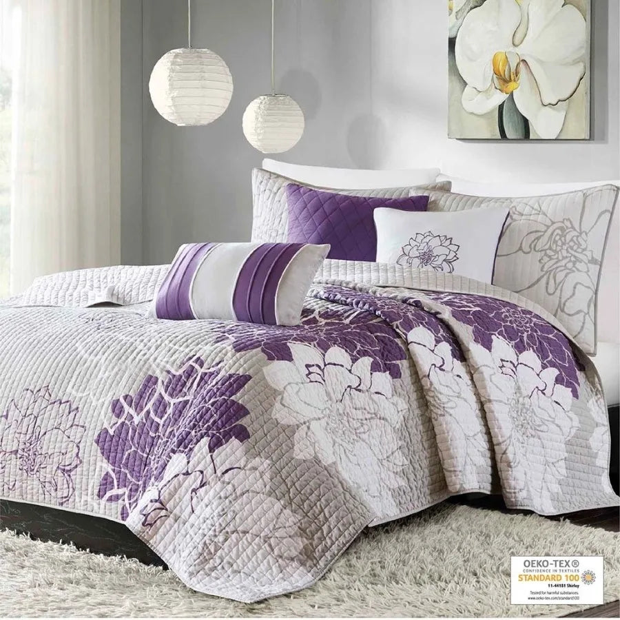 6 Piece Printed Cn Quilt Set with Throw Pillows