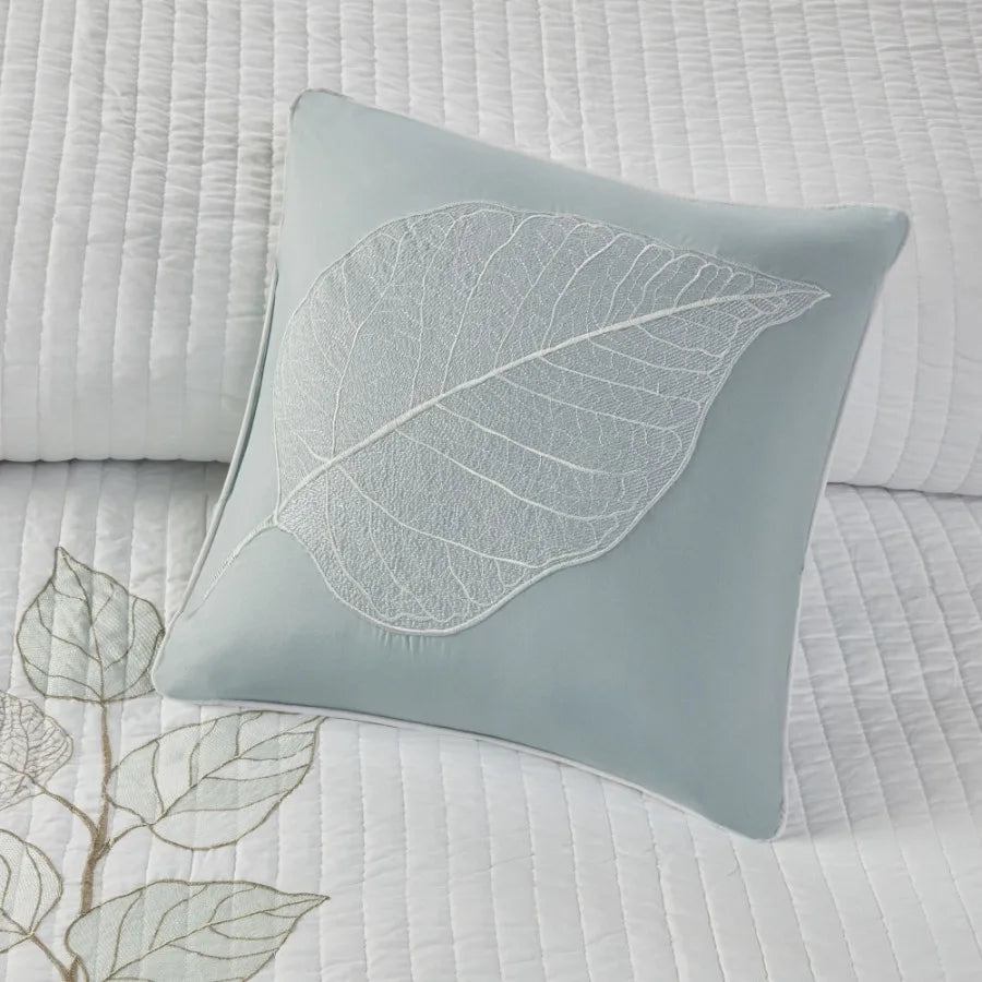 6 Piece Embroidered Quilt Set with Throw Pillows