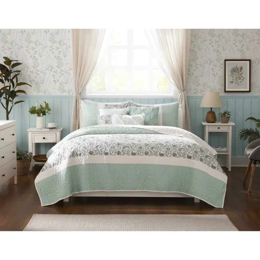 6 Piece Cn Percale Quilt Set with Throw Pillows