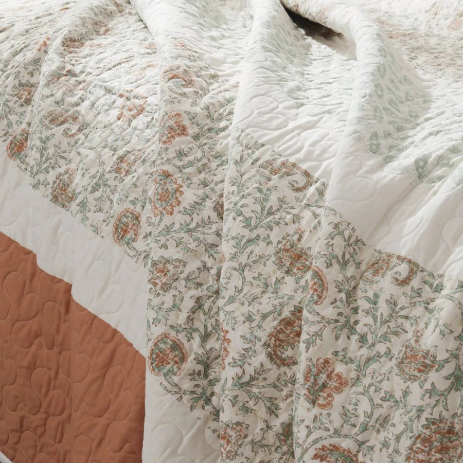 6 Piece Cn Percale Quilt Set with Throw Pillows