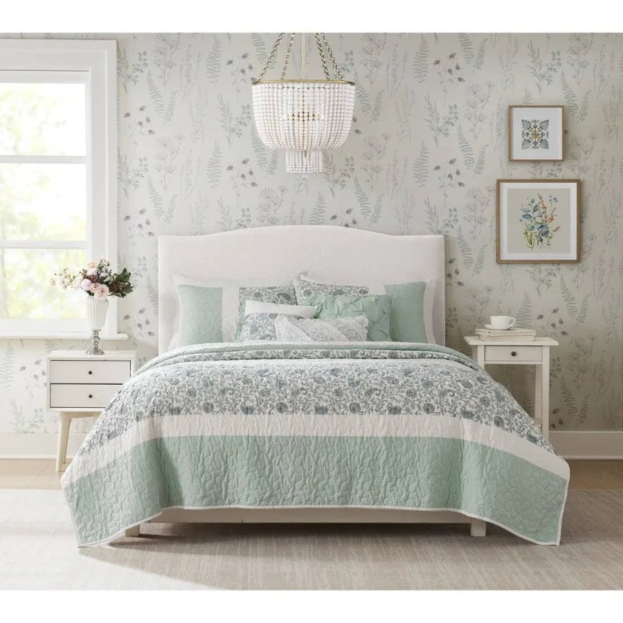 6 Piece Cn Percale Quilt Set with Throw Pillows
