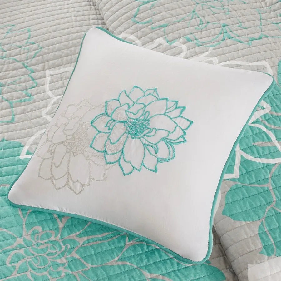 6 Piece Printed Cn Quilt Set with Throw Pillows