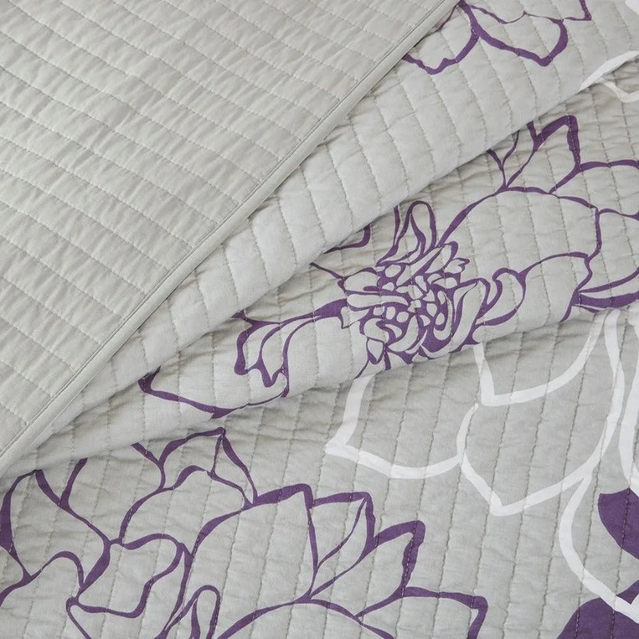 6 Piece Printed Cn Quilt Set with Throw Pillows