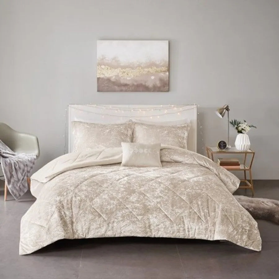 4 Pcs Velvet Comforter Set with Throw Pillow King Cal King