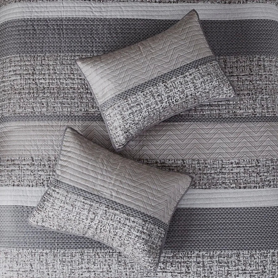 6 Piece Reversible Quilt Set with Throw Pillows Cal King