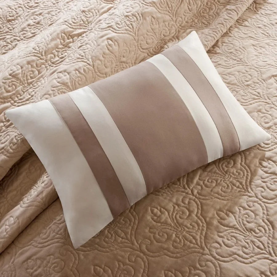7 Piece Quilt Set with Euro Shams and Throw Pillows