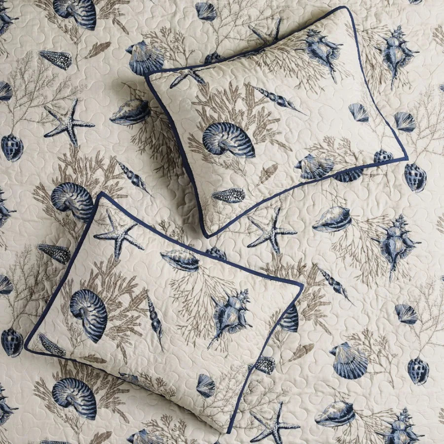 Quilt Set with Throw Pillows