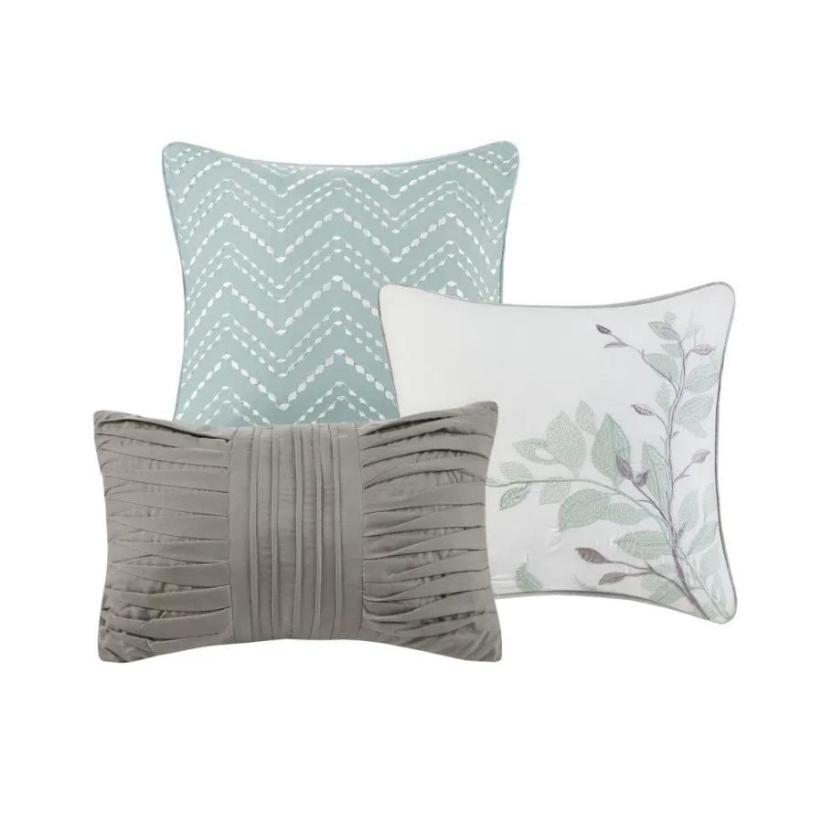 6 Piece Printed Quilt Set with Throw Pillows