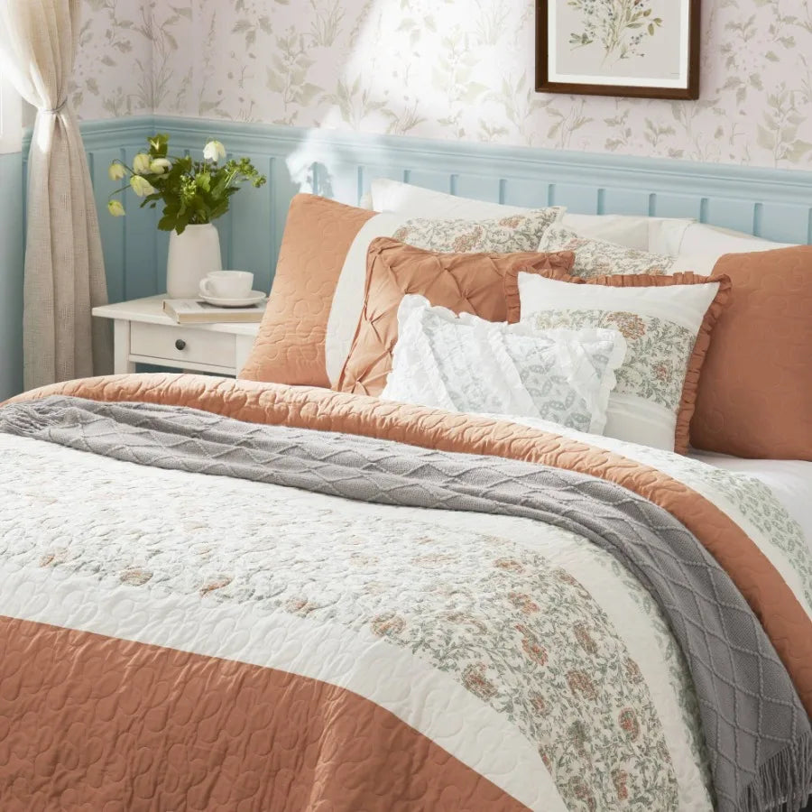 6 Piece Cn Percale Quilt Set with Throw Pillows