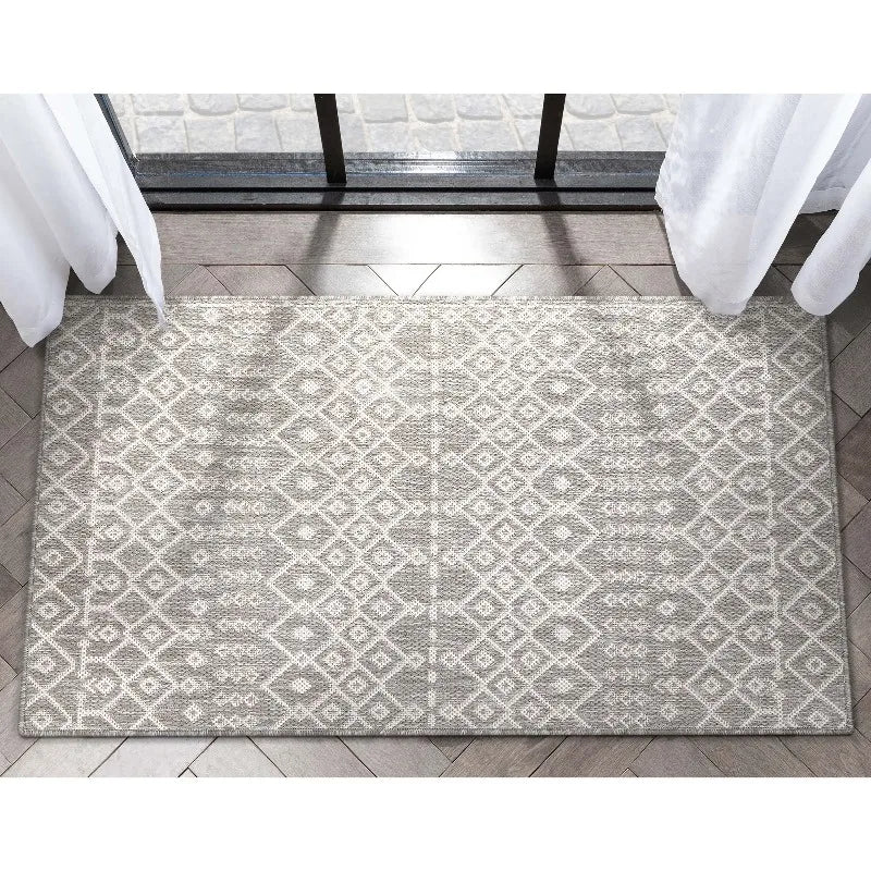 Indoor/Outdoor Area Rug 2'3" x 3'11" Nors Light Grey Nordic Lattice
