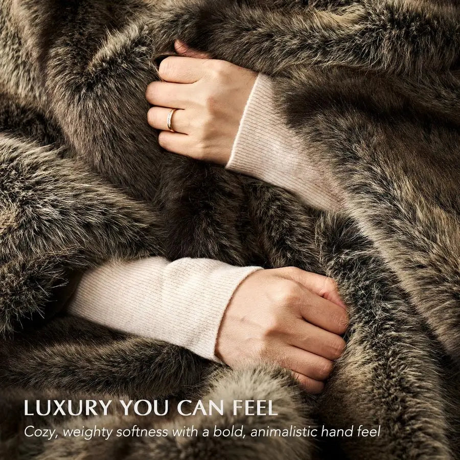Luxury Faux Fur Throw Blanket, Soft Fluffy Faux Mink Blankets