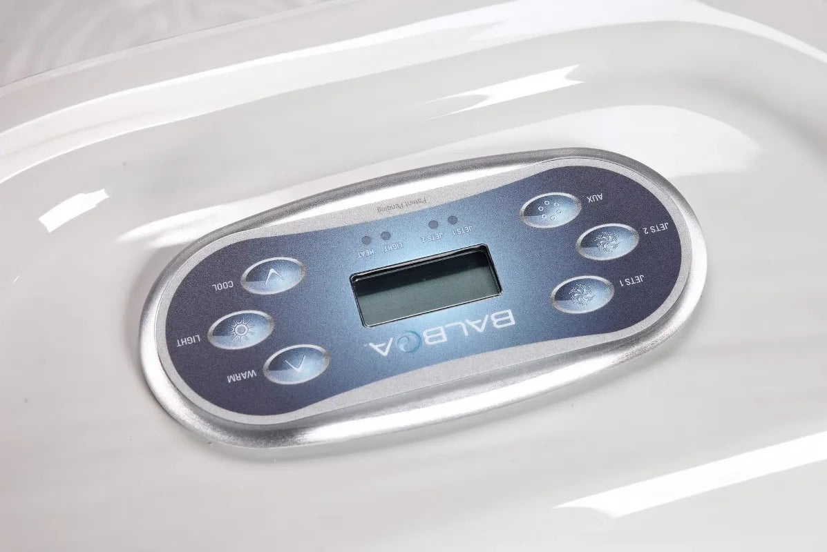 Luxury 7-seat acrylic hot tub with 70 nozzles, LED lighting