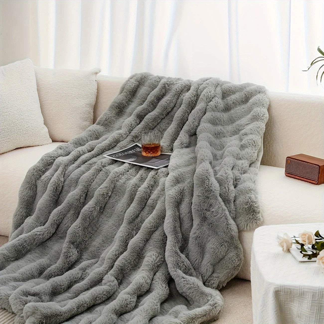 Cozy Bubble Fleece Blanket for Couch, Faux Fur Blanket