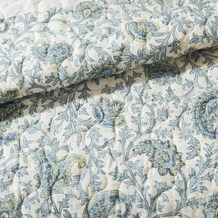 6 Piece Cn Percale Quilt Set with Throw Pillows