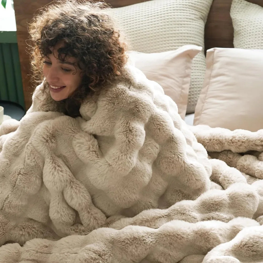 Luxury Faux Rabbit Fur Blanket Twin Size, Ultra Soft Fluffy