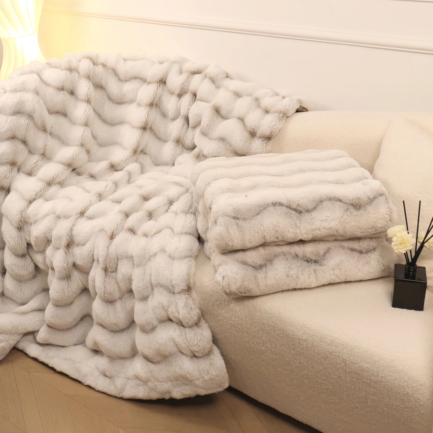 1 pc Faux Fur Blanket for Couch, Cozy Soft and Fuzzy Plush
