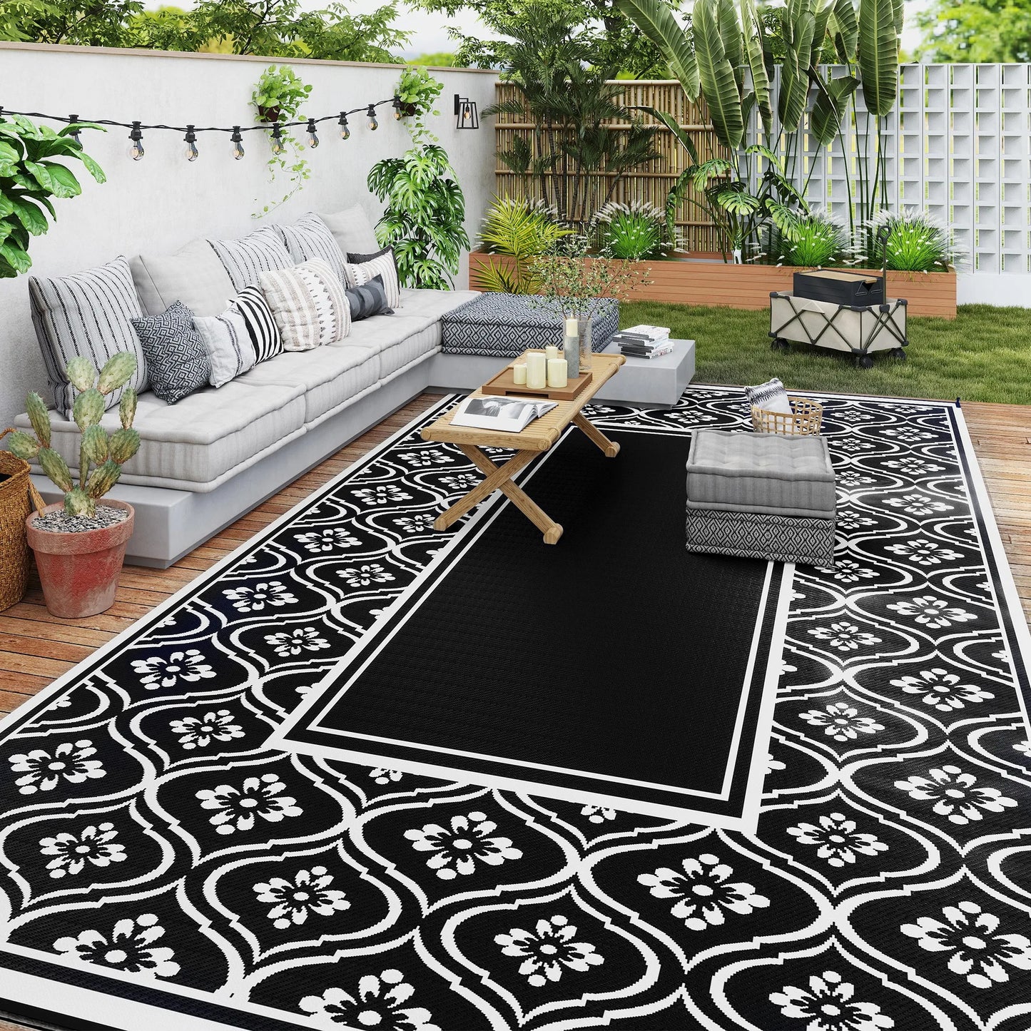 Outdoor Rug, 9' x 18' Floor Mat, Black White Gourd Border