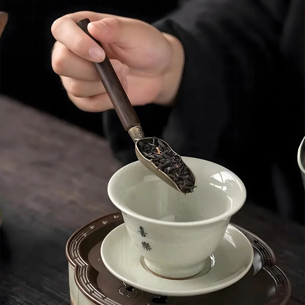 Six sets of "Six Gentlemen" accessories, tea accessories