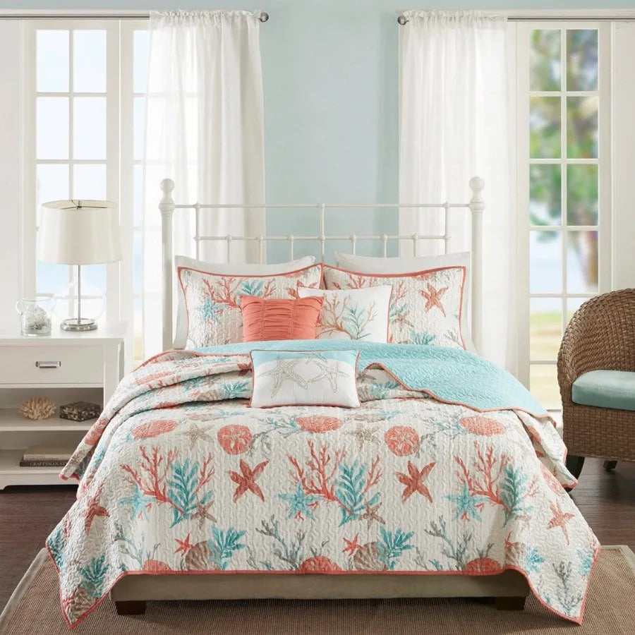 6 Piece  Quilt Set with Throw Pillows Coral Full Queen