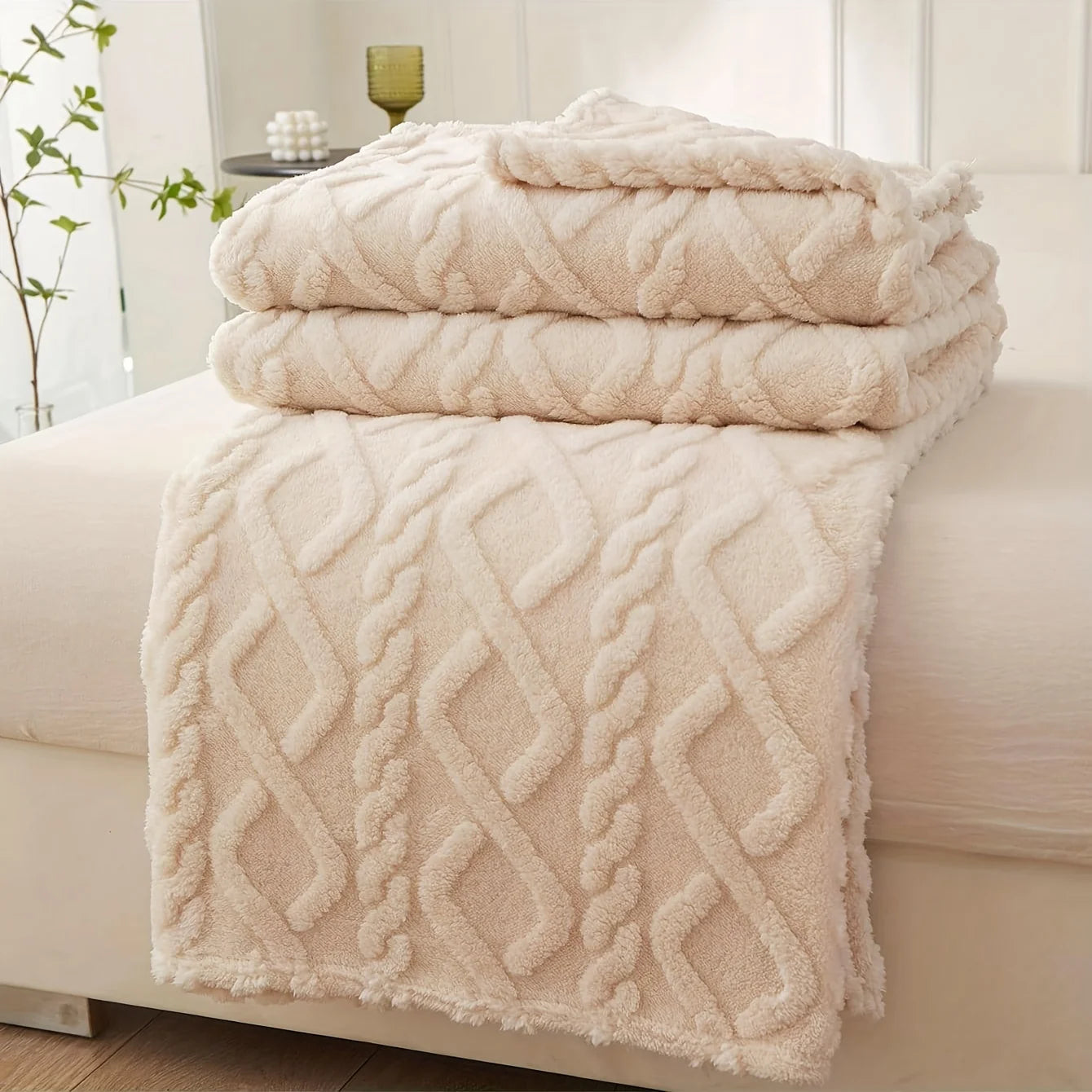 1pc Single-Layer Coral Fleece Blanket, Lightweight
