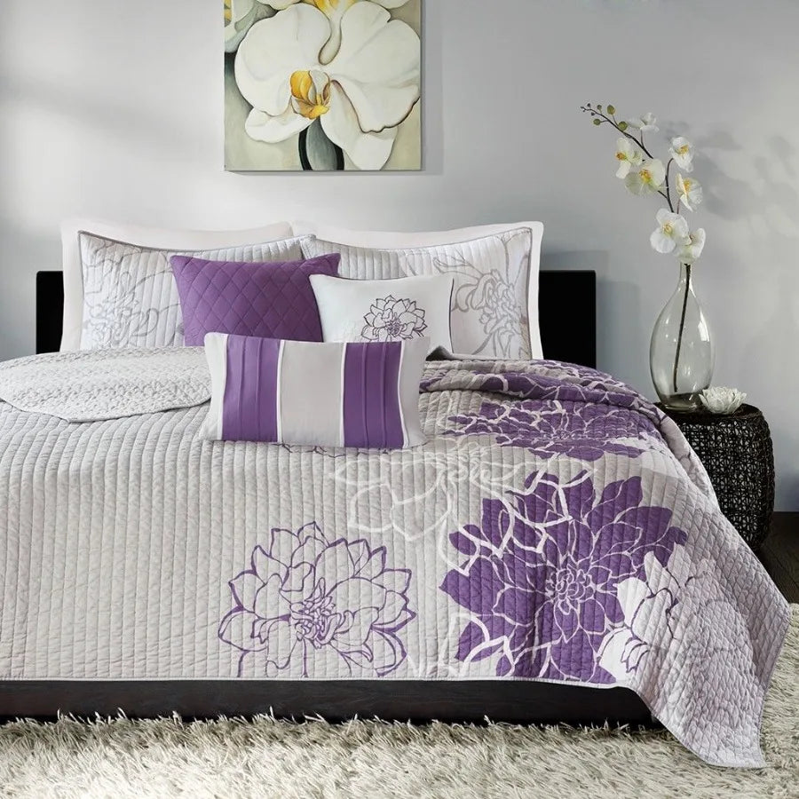 6 Piece Printed Cn Quilt Set with Throw Pillows