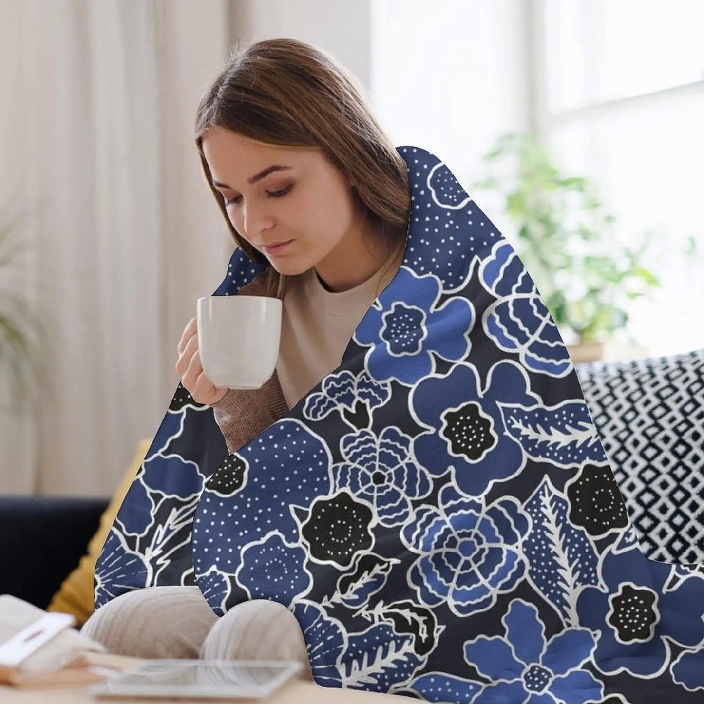 Blue Floral Throw Blanket Super Soft Flannel Fleece Lightweight Blanket