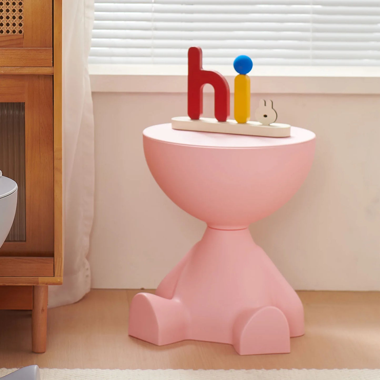 Small flat head coffee table cream style,