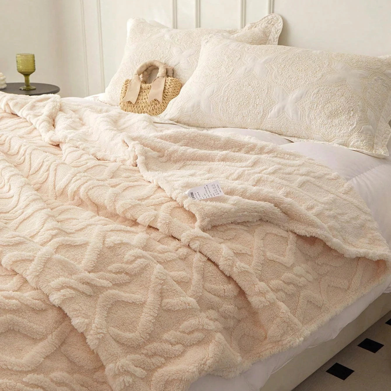 1pc Single-Layer Coral Fleece Blanket, Lightweight