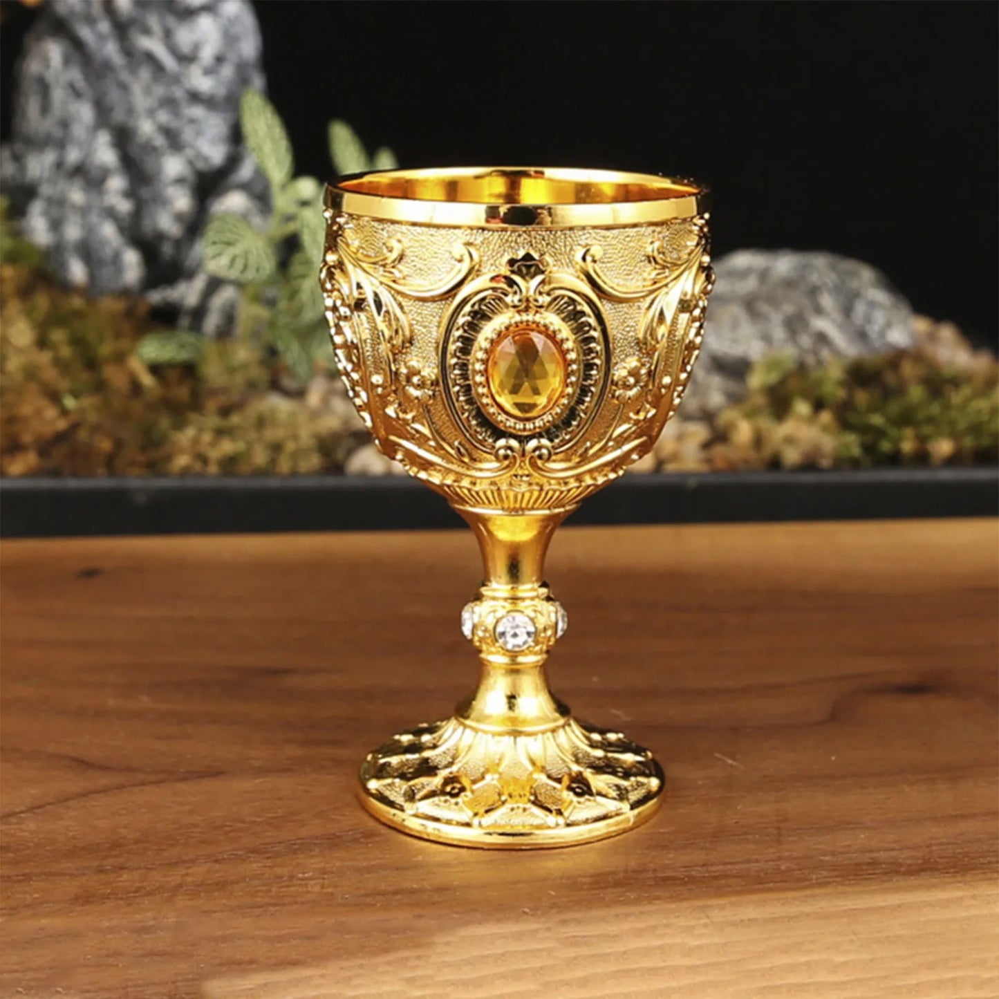 Drink Cup Embossed Vintage Metal Wine Cup Diamond-Encrusted